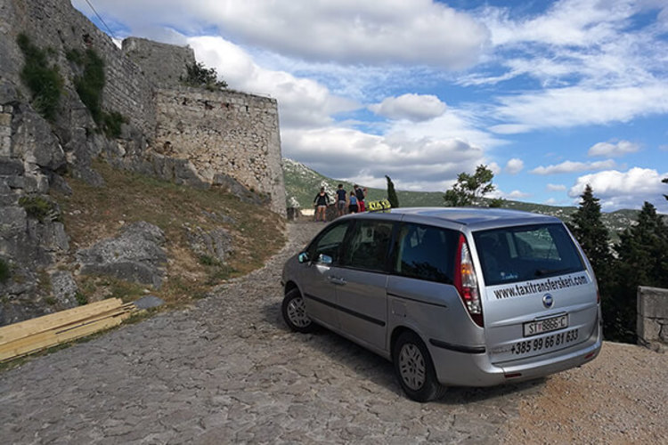 Taxi transfers Škeri